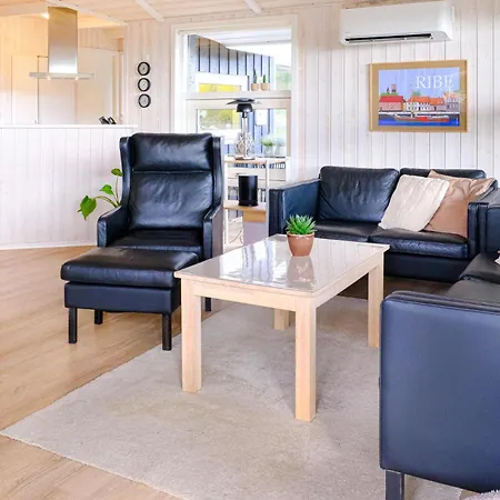 Dom wakacyjny Beautiful Home In Bjert With Sauna